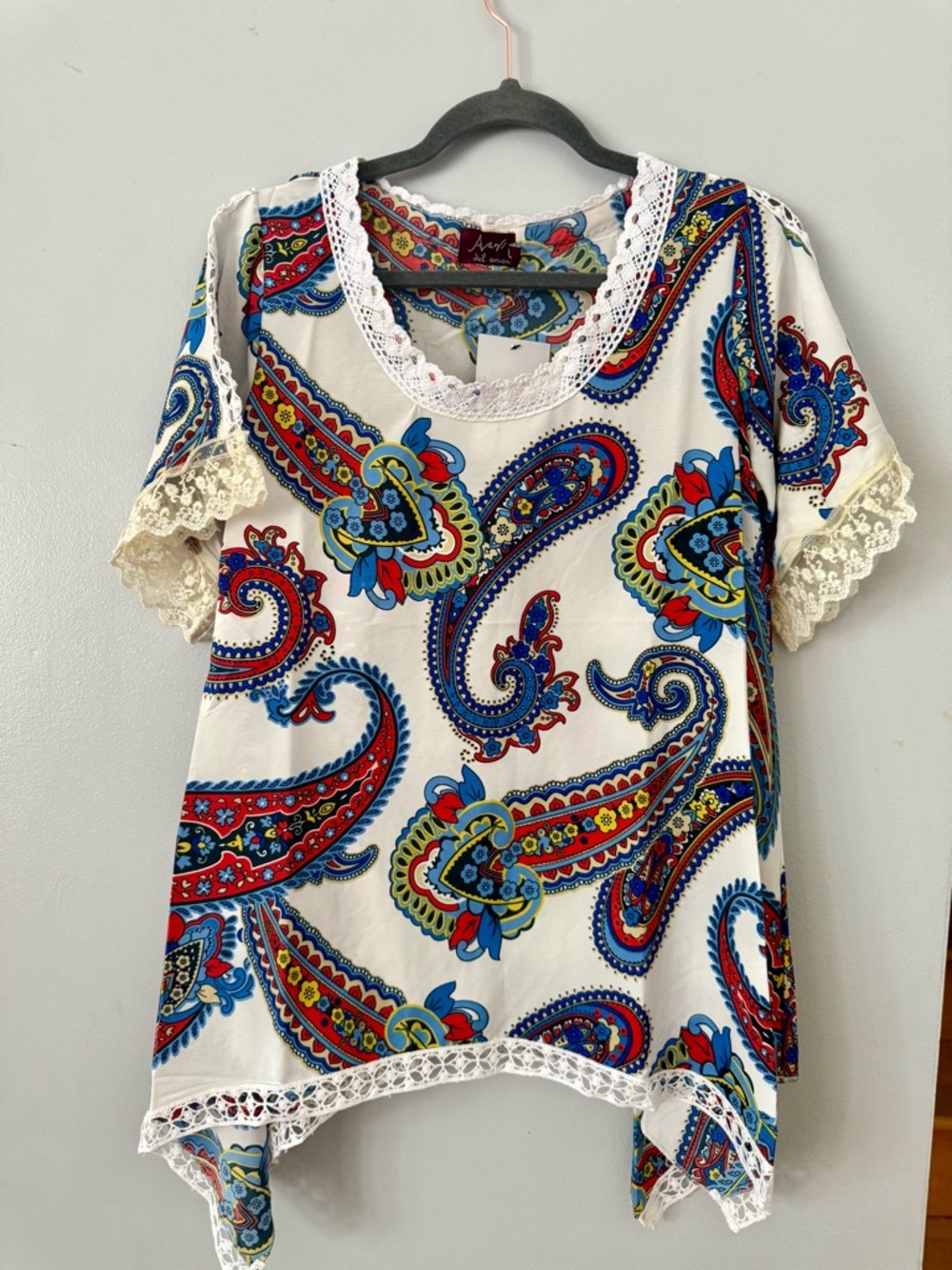 Avani Del Amour Paisley Print Top with Lace Trim - NWT